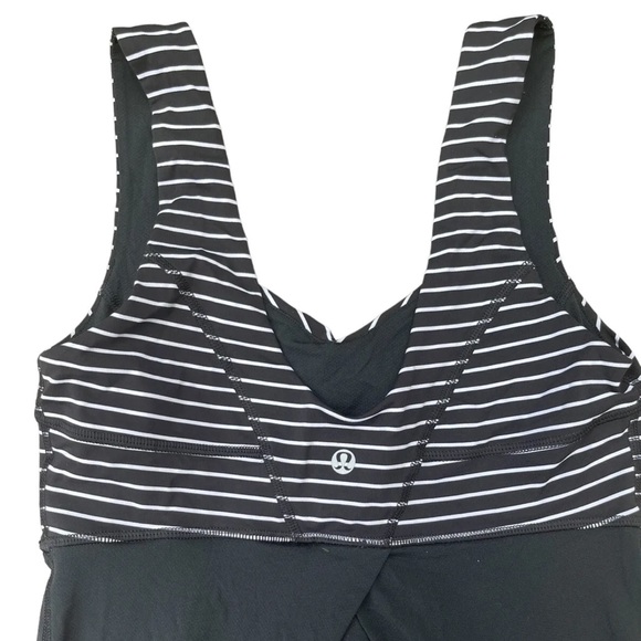 Lululemon Women's Tame Me Tank Size 4 Black/Parallel Stripe Black White - Picture 4 of 5